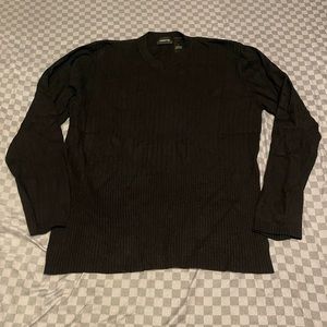 Claiborne V-neck Sweater M